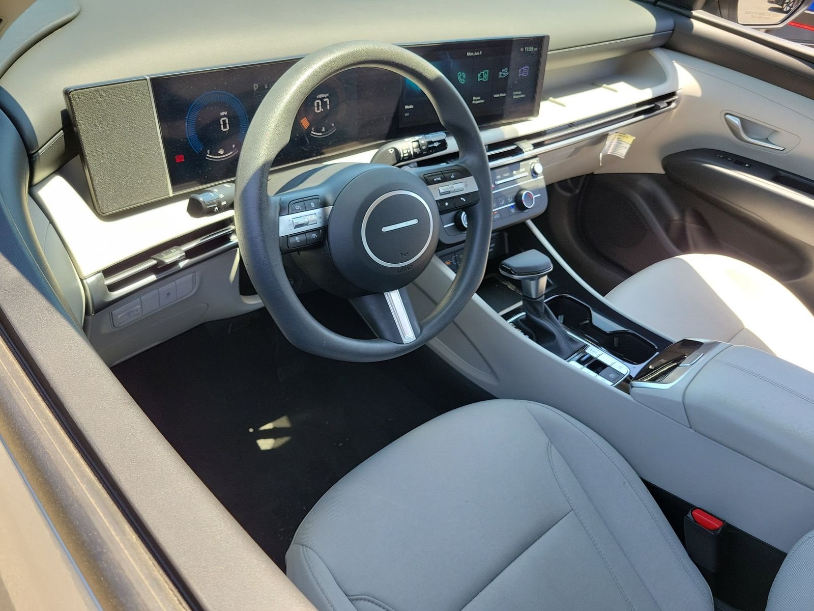 Used 2025 Silver Hyundai SE image 6