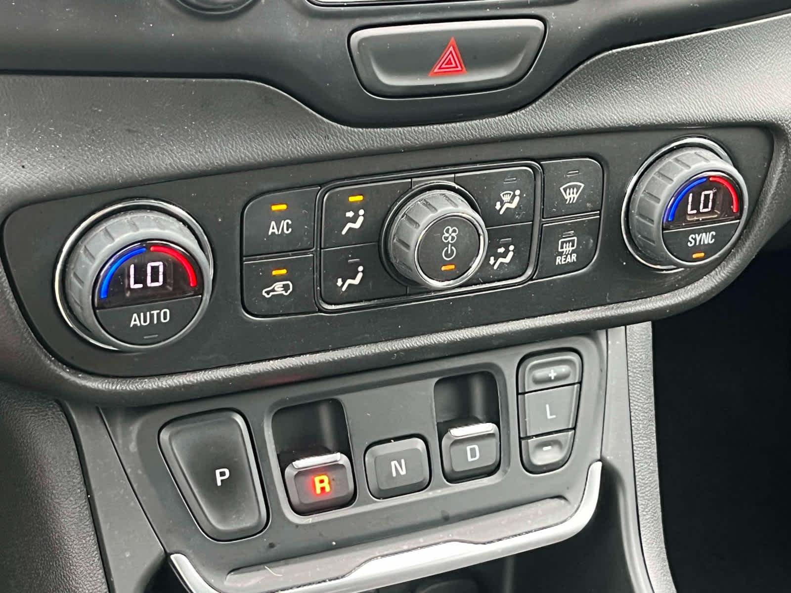 Used 2020 Summit White GMC SLE image 30