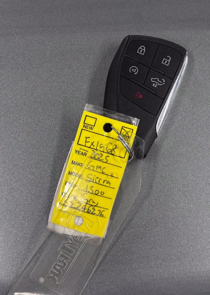 Used 2025 Silver GMC SLT image 24
