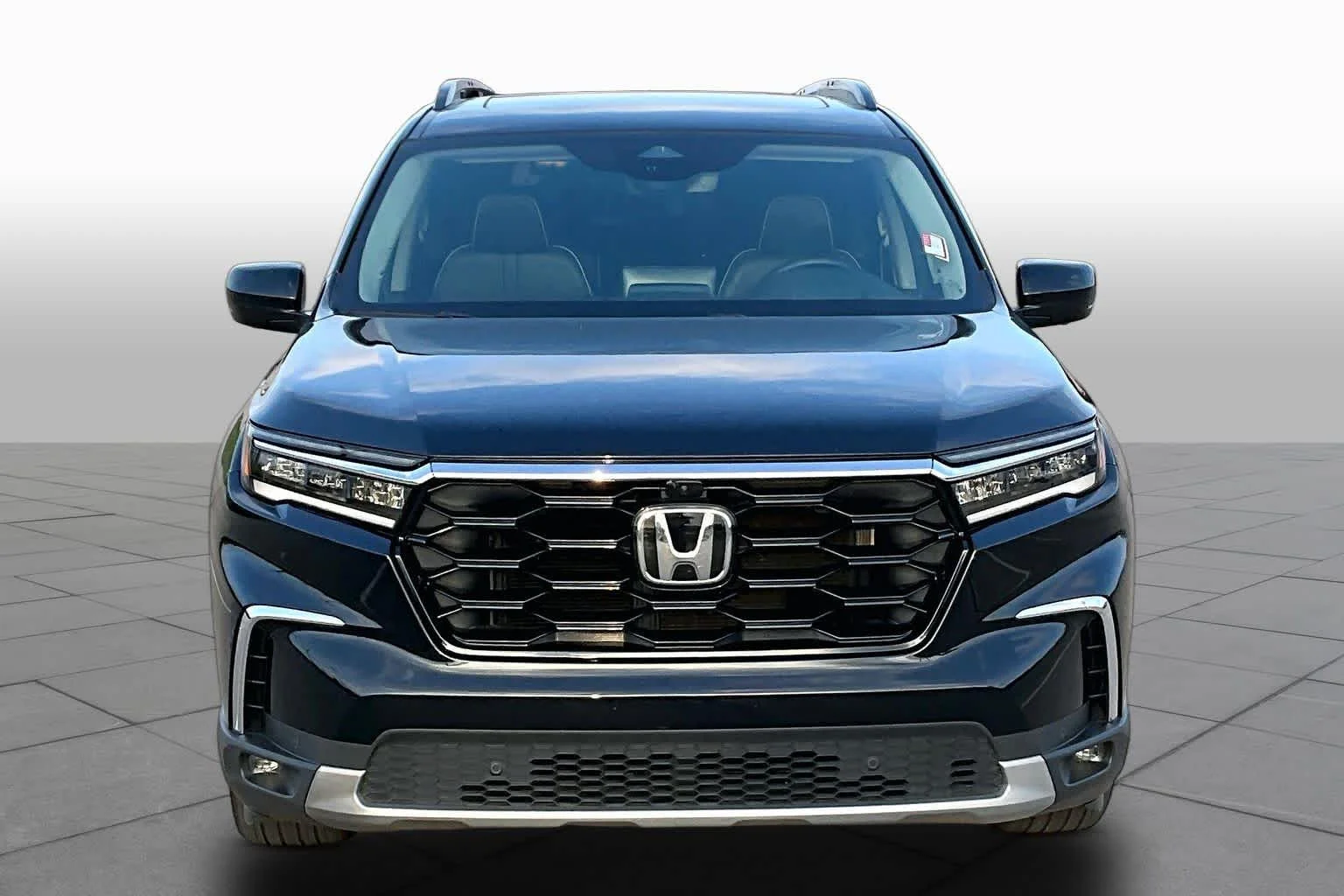 Certified Used 2025 Crystal Black Pearl Honda AWD Elite image 4