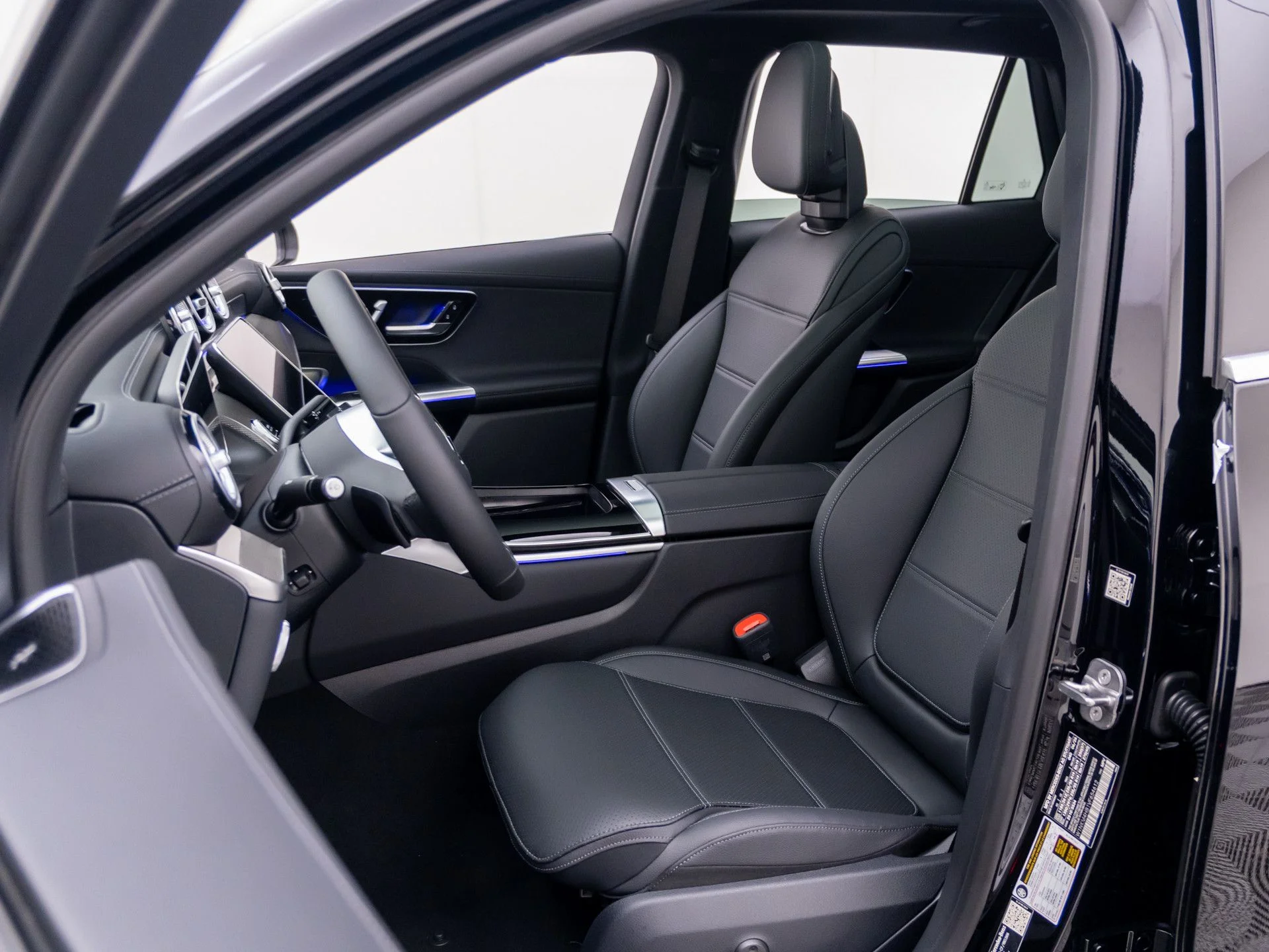 New 2027 Black Mercedes-Benz GLC 300 image 17