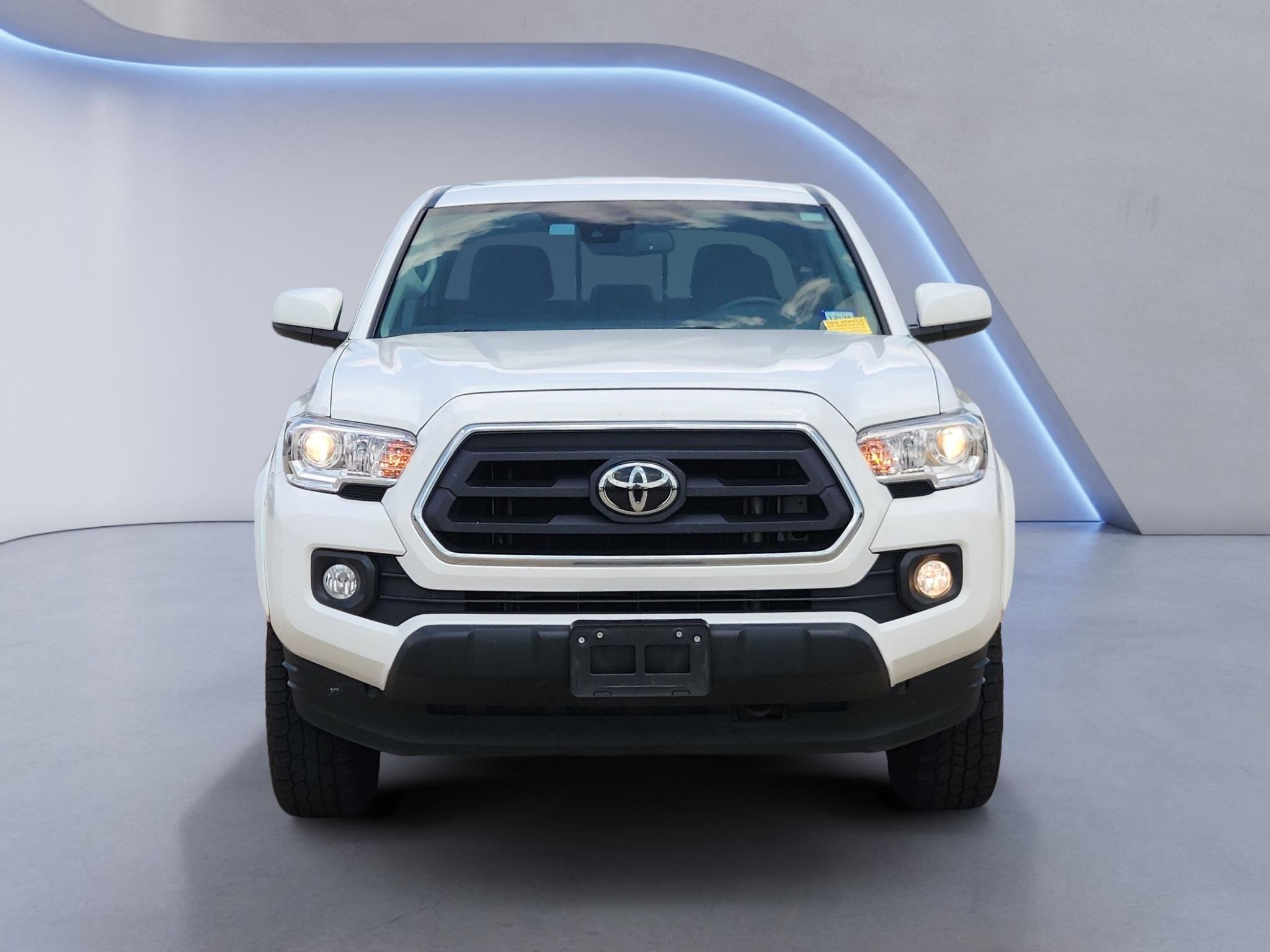 Used 2023 Ice Cap Toyota SR5 image 2