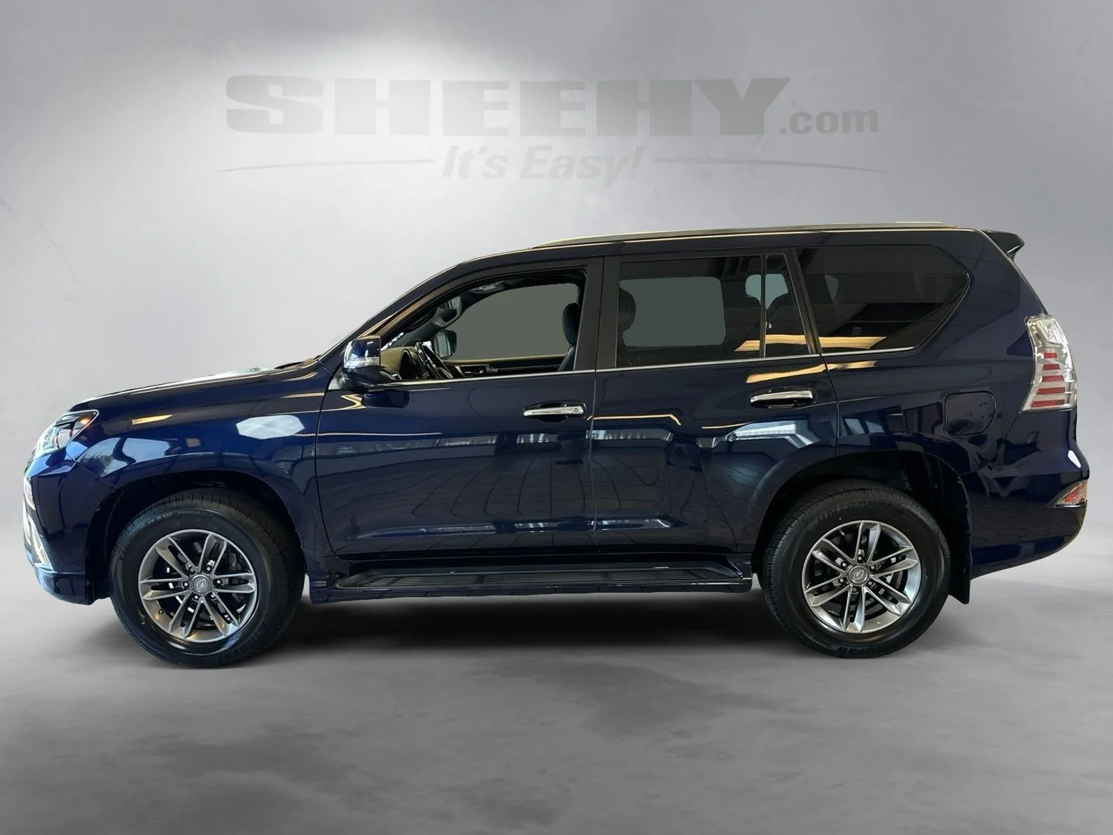 Used 2022  Lexus 460 image 15