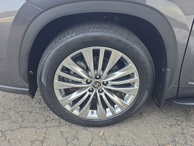 Used 2024 Gray Toyota Platinum image 34