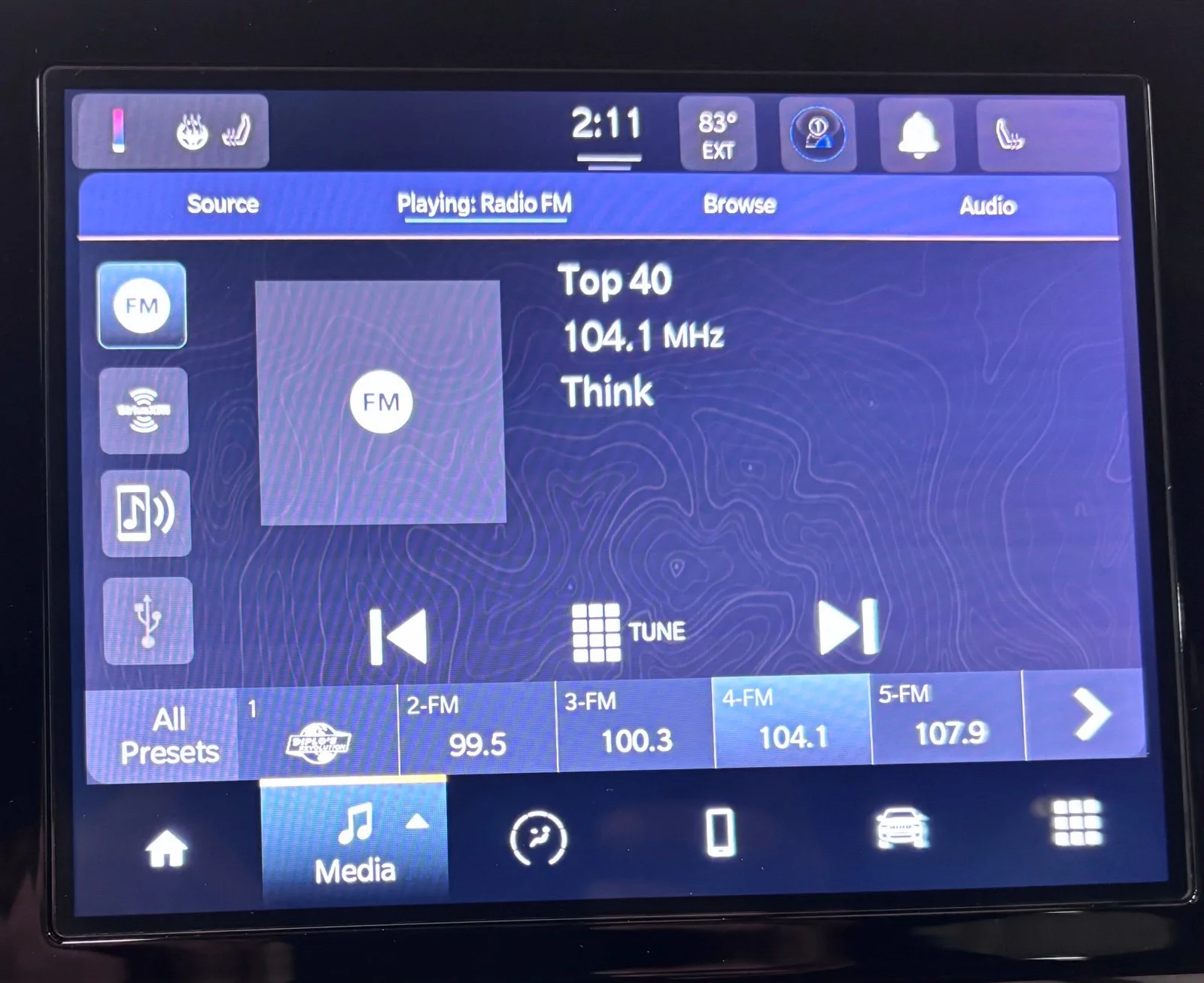 Used 2025 Red Jeep Latitude image 11