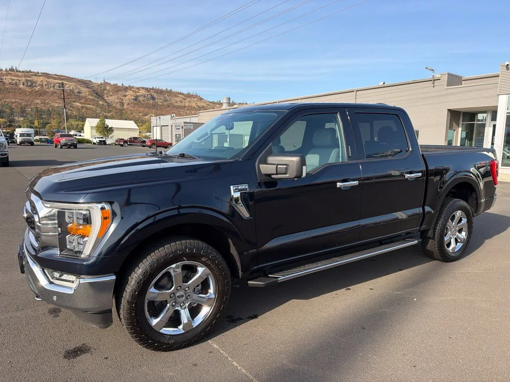 Certified Used 2021 Blue Metallic Ford XLT image 11