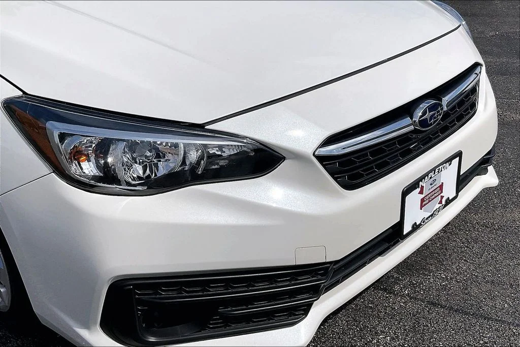 Used 2022 White Subaru Base image 33