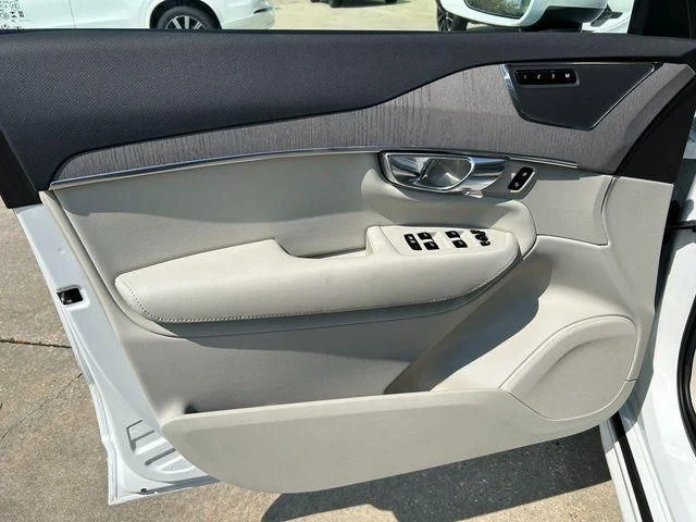 New 2025 White Volvo T8 Plus image 14