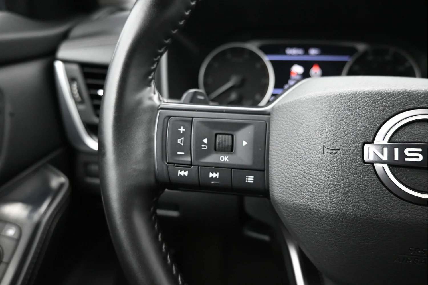 Used 2025 Black Nissan SV image 17
