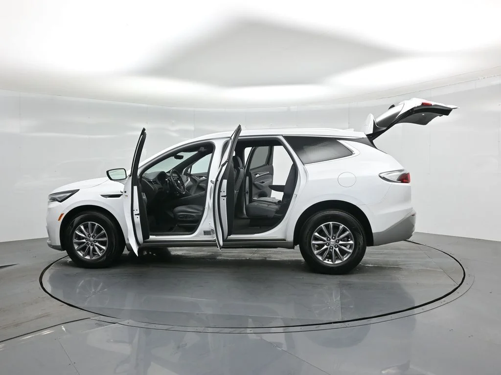 Used 2024 White Buick Premium Group image 39