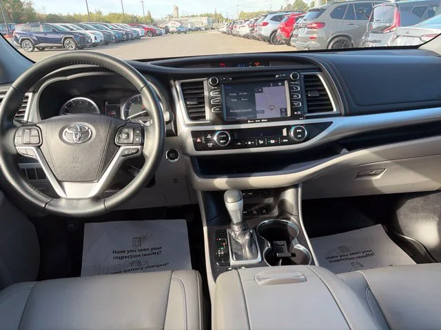 Used 2019 Blue Toyota XLE image 17
