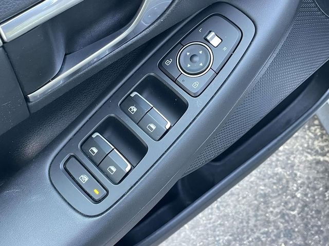 Certified Used 2022 White Hyundai Blue image 15