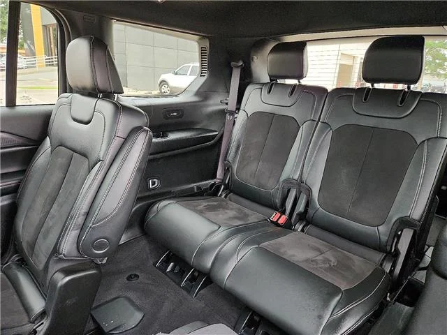 Used 2023 Red Jeep Altitude 4x4 image 9
