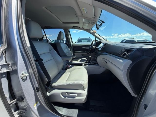 Used 2016 Gray Honda EX-L image 17