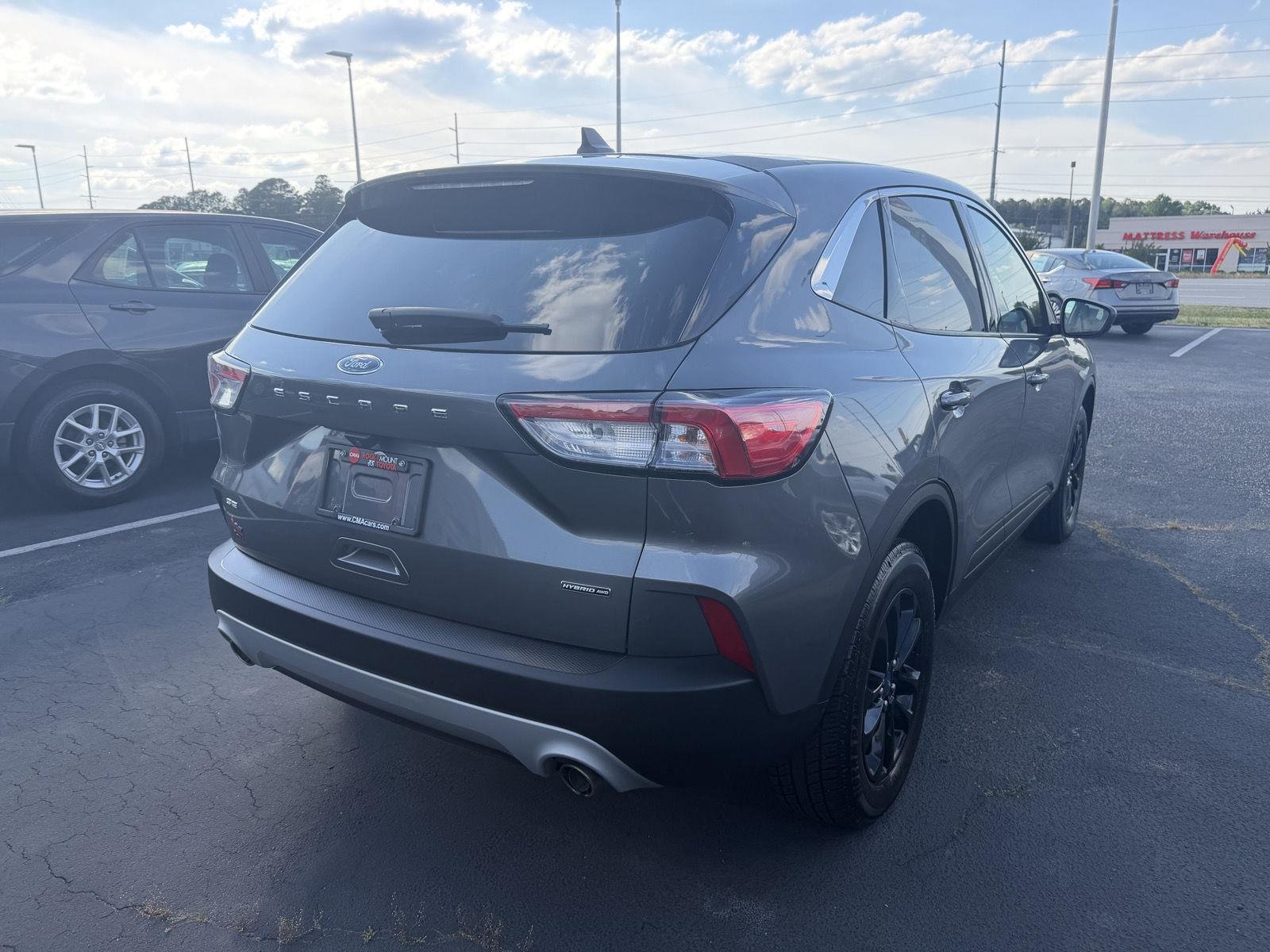 Used 2022 Oxford White Ford SE Hybrid image 7