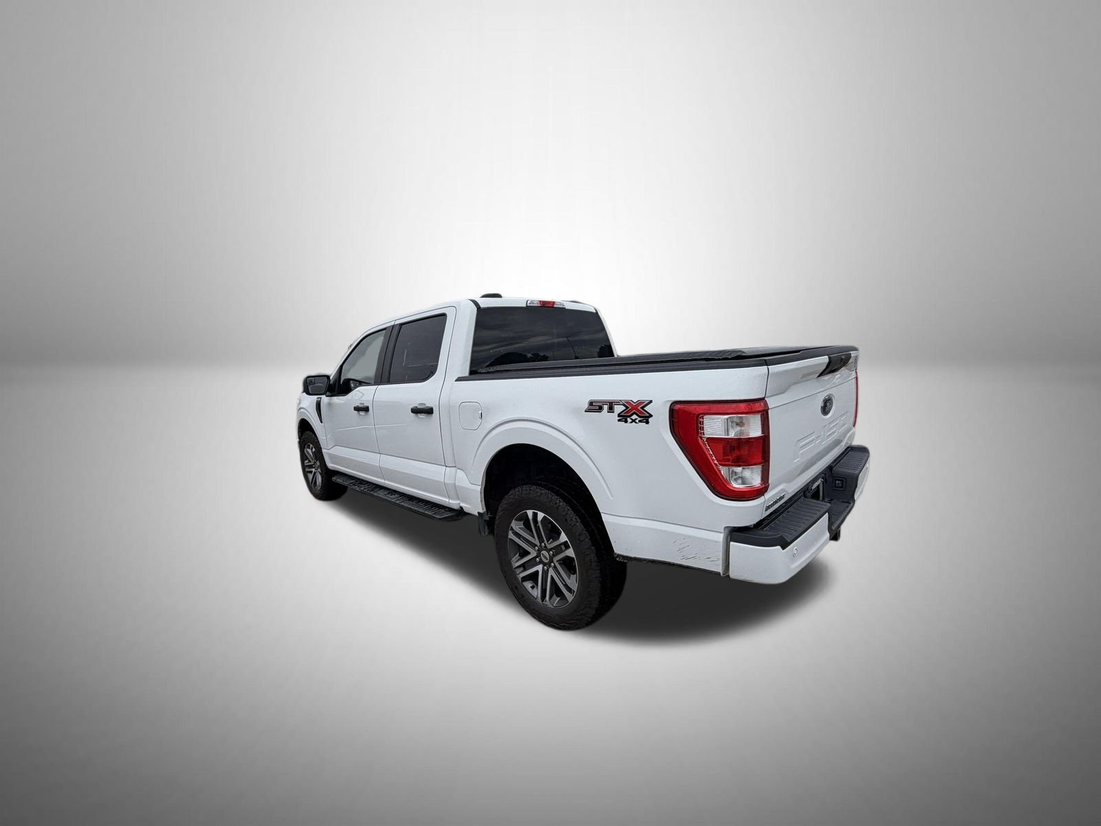 Used 2021 White Ford XL image 4