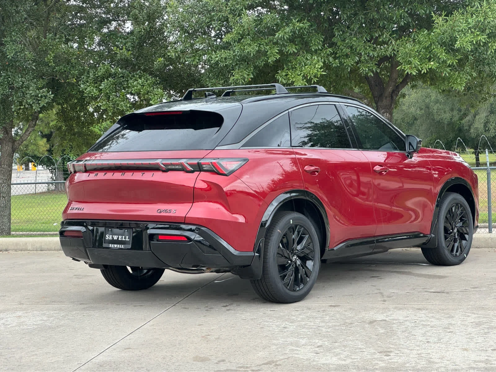 New 2027 2T SUN RED INFINITI Sport AWD image 3