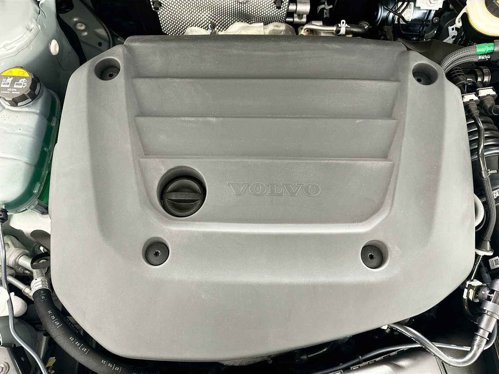 Certified Used 2025 Vapour Grey Volvo Ultra image 28