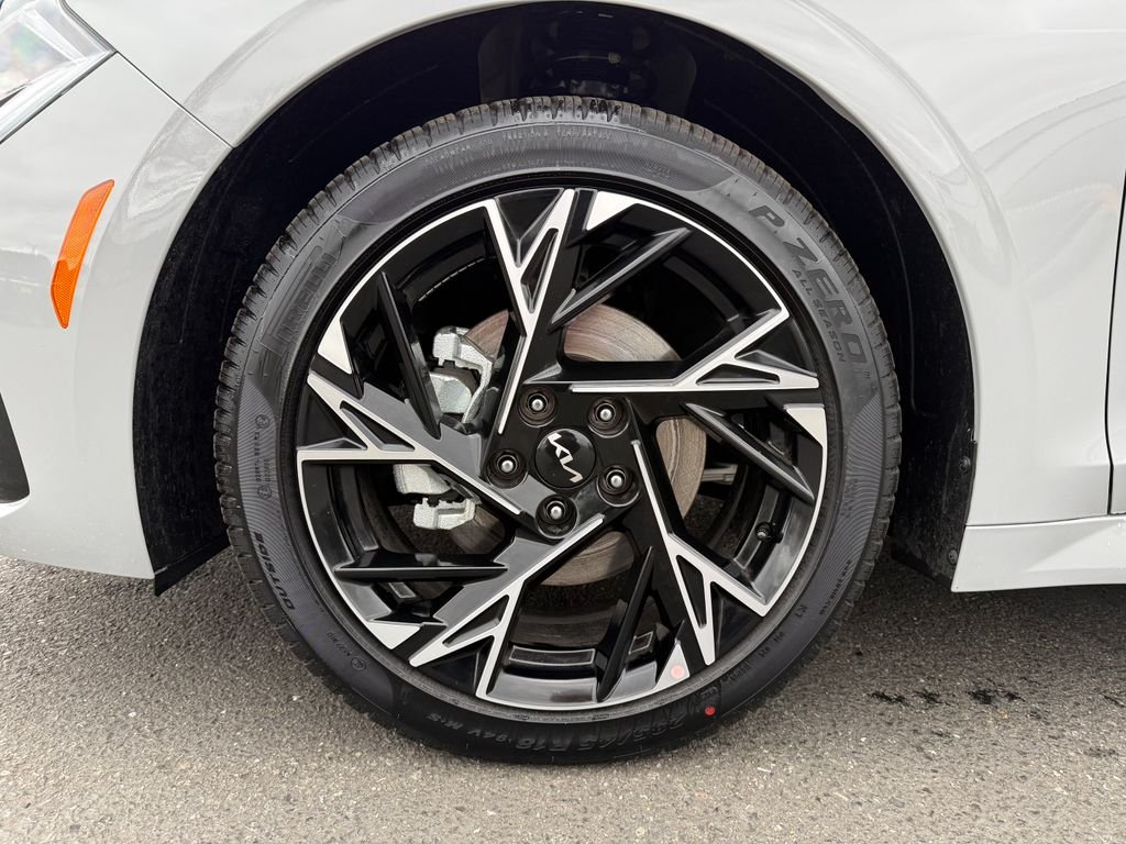 2026 Kia K5 GT-Line - Photo 9