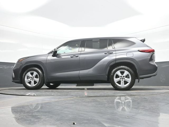 Used 2022 Gray Toyota LE image 20