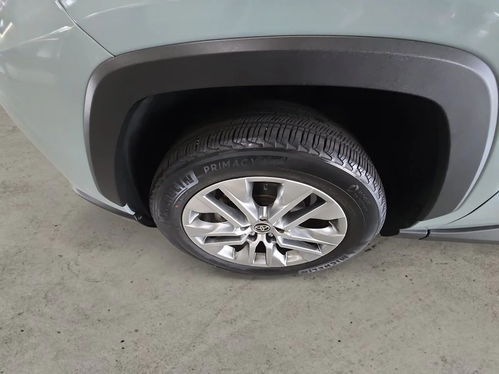 Used 2022 Gray Toyota XLE Premium image 9