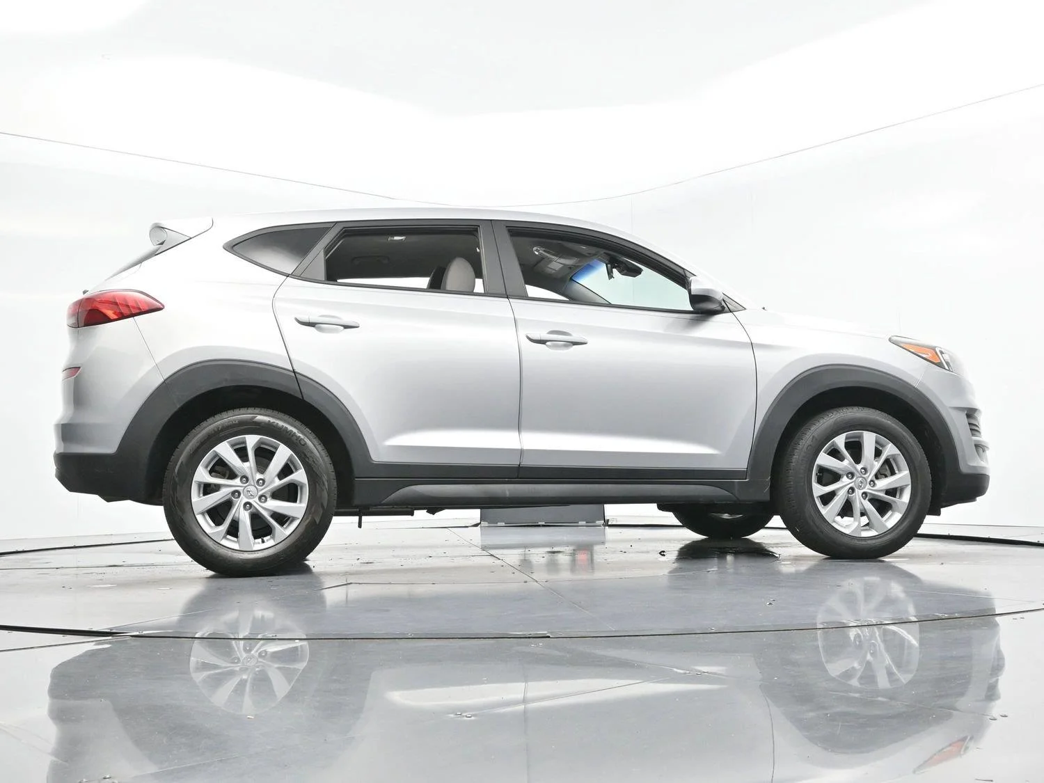 Used 2020 Stellar Silver Hyundai SE image 46