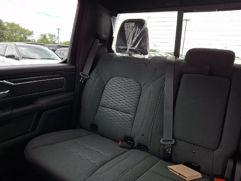 New 2027 Diamond Black Crystal Pearl-Coat Exterior Paint RAM Big Horn image 13