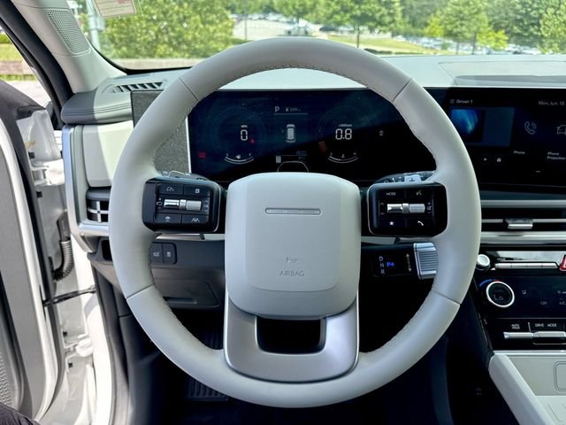 Used 2024 White Hyundai SEL image 14