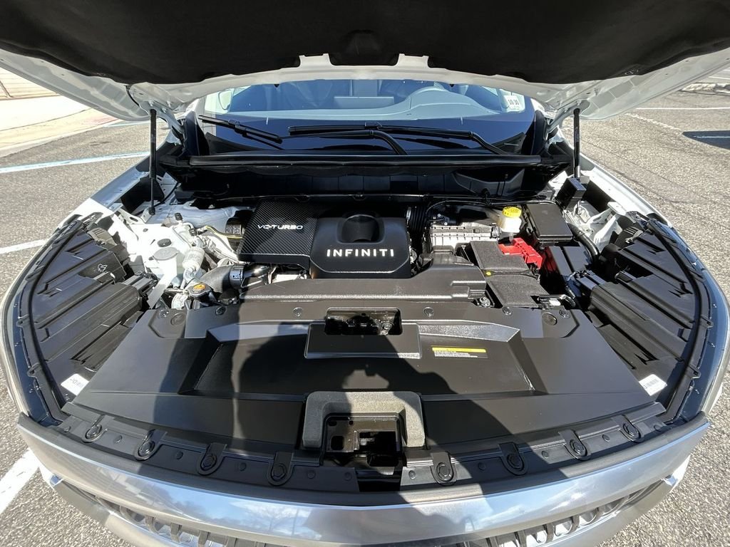 Certified Used 2026 White INFINITI LUXE image 14