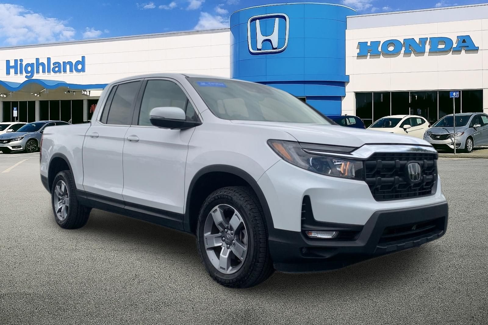 Certified Used 2025 White Honda RTL image 7