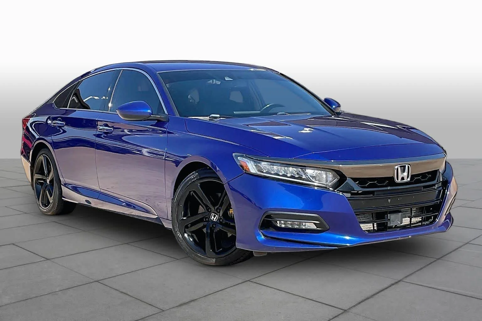 Used 2018 Still Night Pearl Honda Sport 1.5T image 3