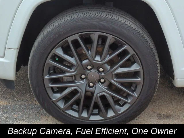 Used 2022 White Jeep Limited image 11