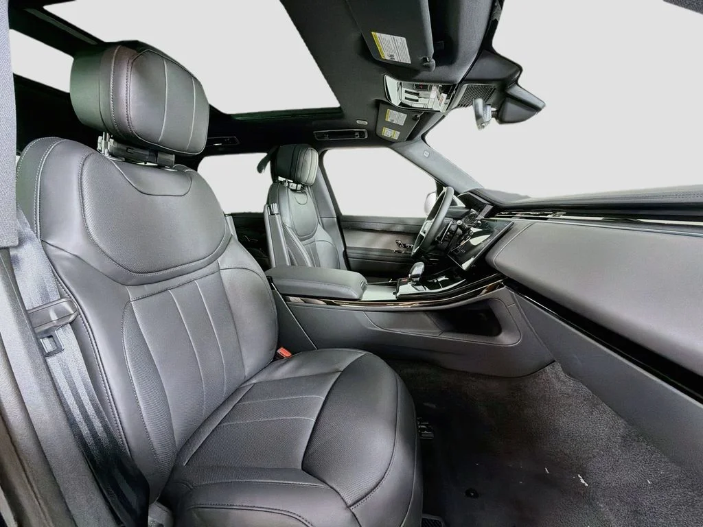 New 2027 Santorini Black Land Rover SE image 30