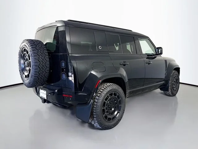 New 2026 Narvik Black Land Rover OCTA Black image 5