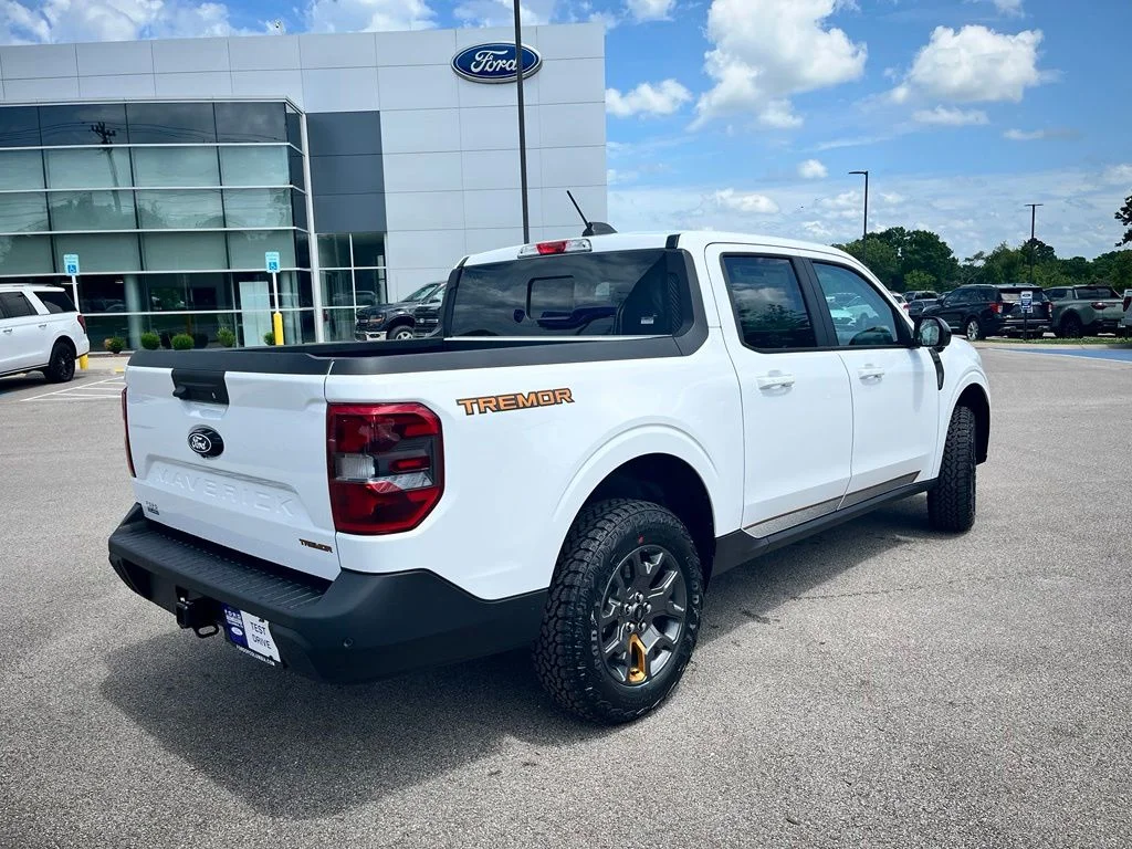New 2026 White Ford Tremor image 5