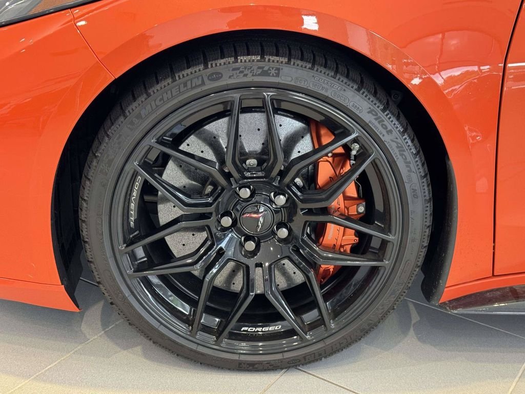 Used 2025 Orange Chevrolet Z06 image 26