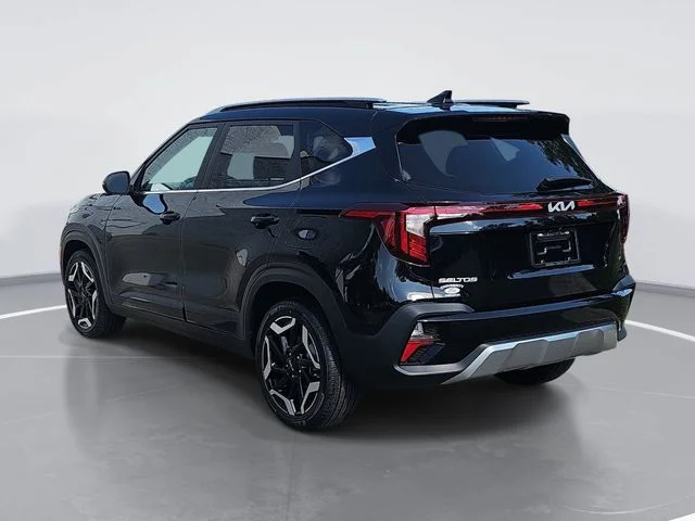 Used 2024 Black Kia SX image 5