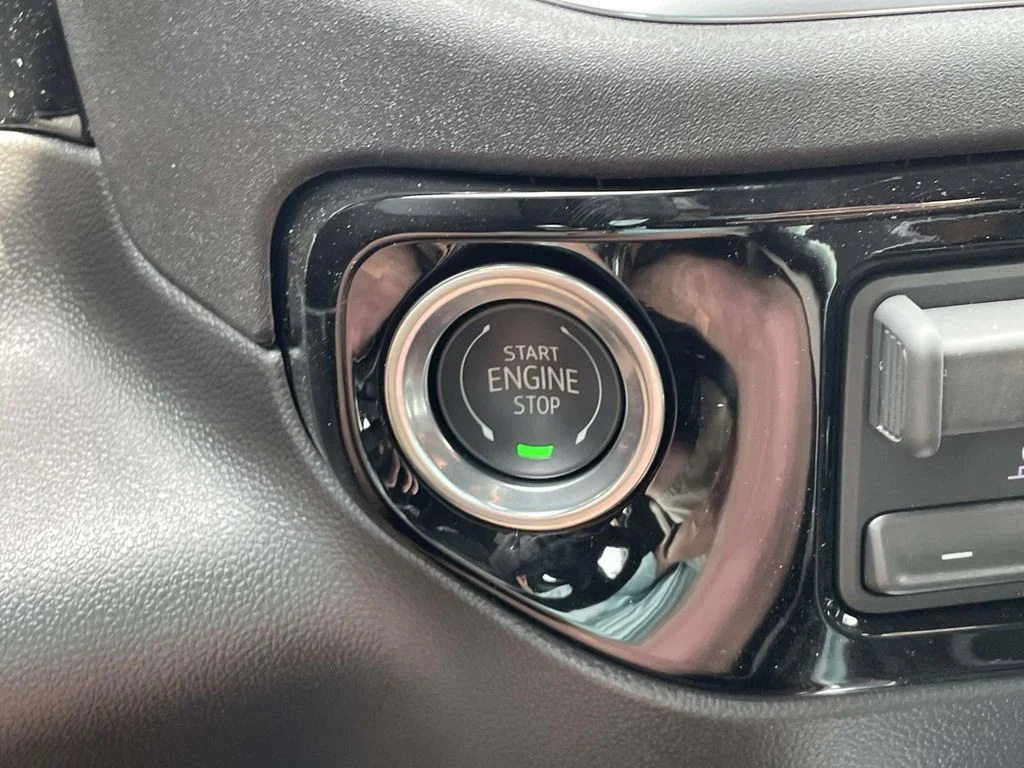 New 2026 Summit White Chevrolet LT image 25