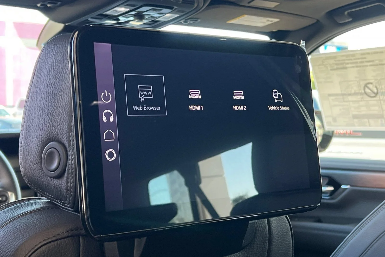 2026 GMC Yukon XL Denali - Photo 13