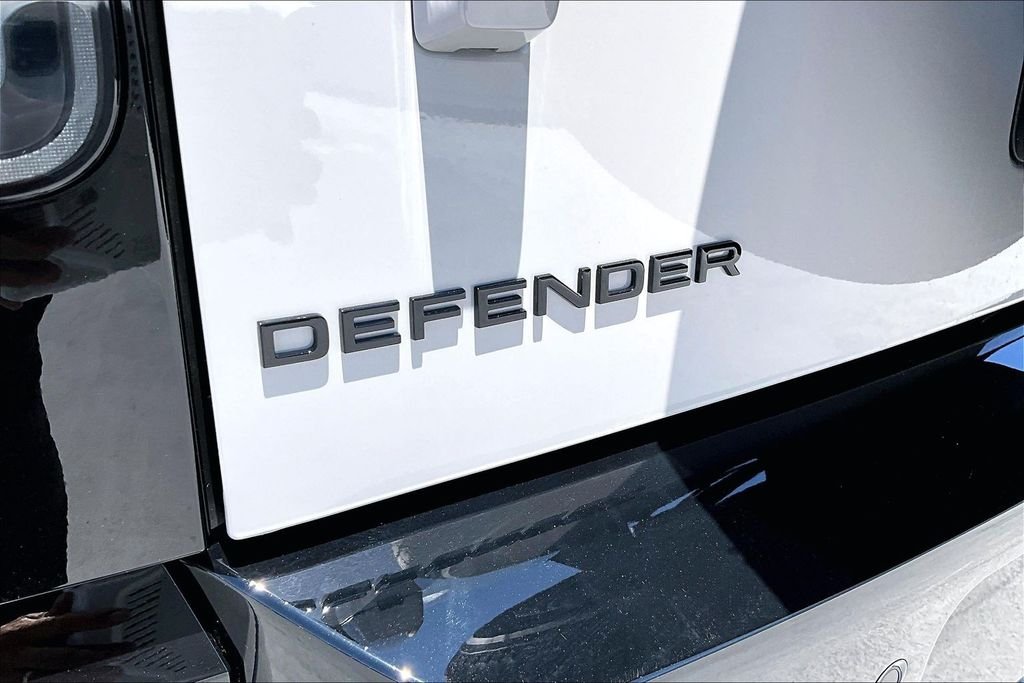 New 2026 BORASCO GREY Land Rover X-Dynamic SE image 9