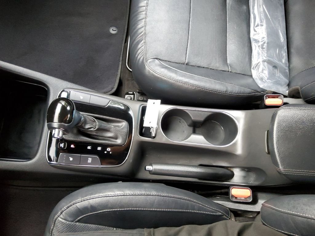 Used 2017 Black Kia EX image 23