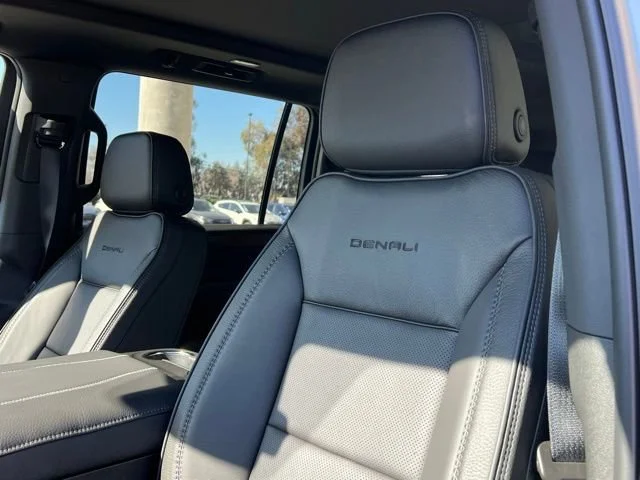 2026 GMC Yukon XL Denali - Photo 17