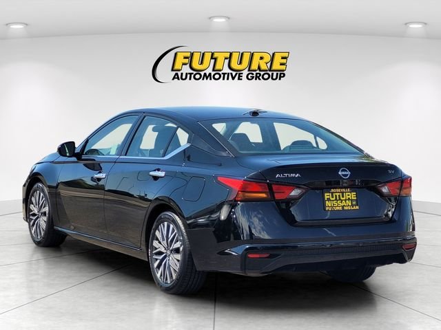Used 2023 Black Nissan 2.5 SV image 7