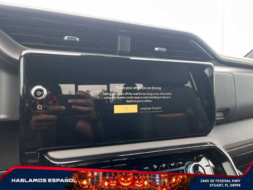 New 2026 Summit White GMC AT4 image 30