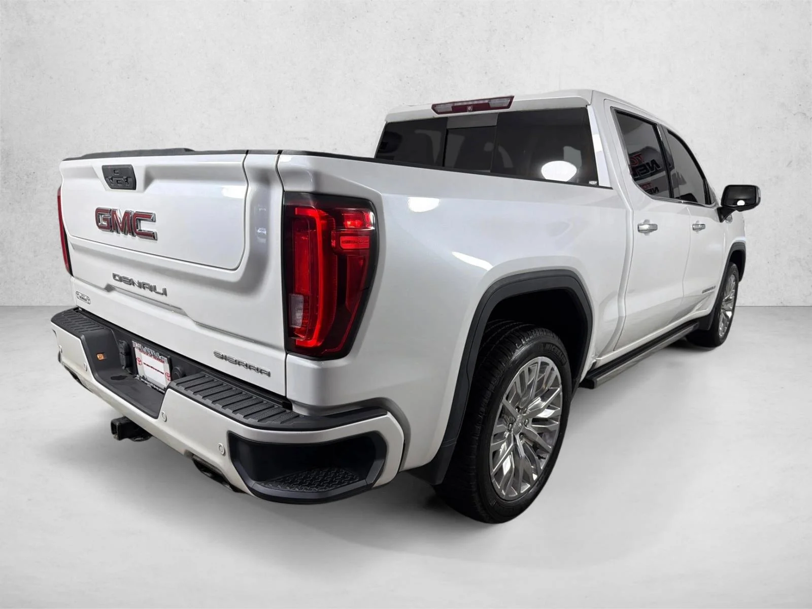 Used 2019 White GMC Denali image 5