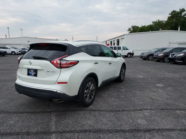 Used 2018 White Nissan SL image 4