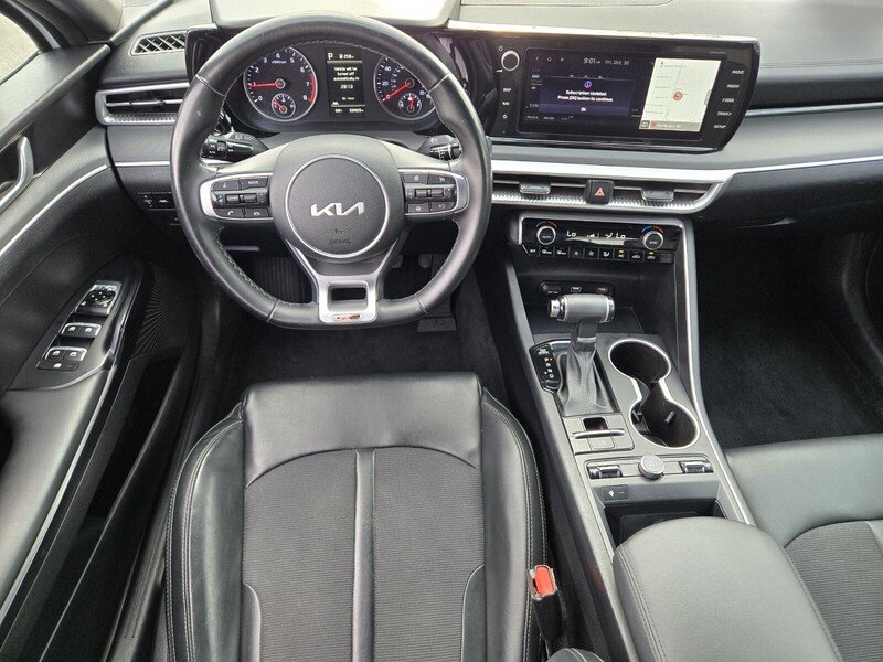 Used 2022 White Pearl KIA GT-LINE AUTO AWD image 12