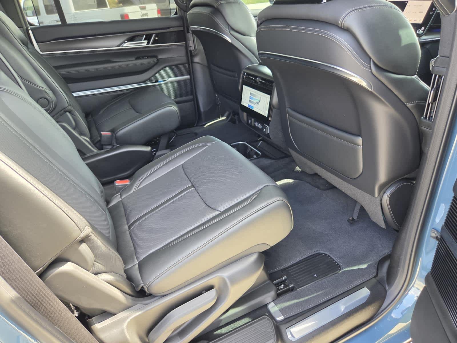 New 2026 Steel Blue Jeep Summit Obsidian image 11
