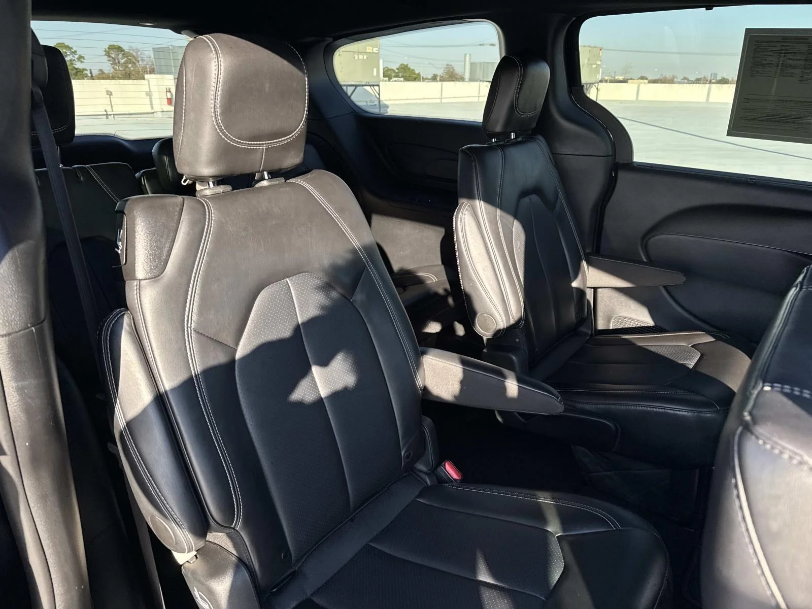 2025 Chrysler Pacifica Select - Photo 9