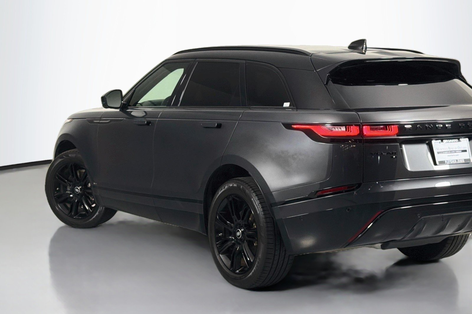 Used 2021 Carpathian Grey Premium Metallic Land Rover R-Dynamic S image 15